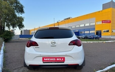 Opel Astra J, 2013 год, 800 000 рублей, 6 фотография