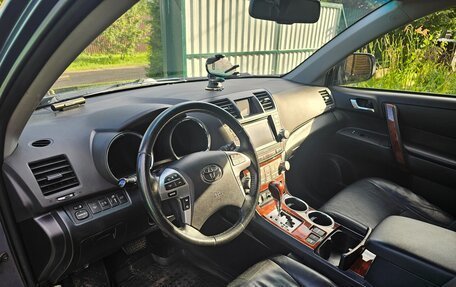 Toyota Highlander III, 2012 год, 1 540 000 рублей, 6 фотография