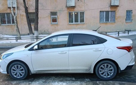 Hyundai Solaris II рестайлинг, 2021 год, 1 150 000 рублей, 3 фотография