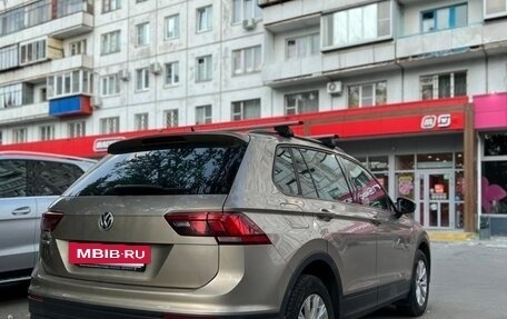 Volkswagen Tiguan II, 2019 год, 2 100 000 рублей, 4 фотография