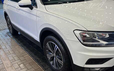 Volkswagen Tiguan II, 2019 год, 2 650 000 рублей, 2 фотография