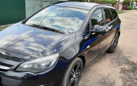 Opel Astra J, 2013 год, 690 000 рублей, 2 фотография