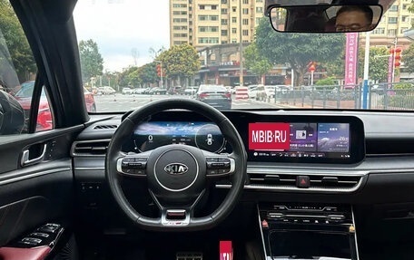 KIA K5, 2021 год, 1 800 000 рублей, 13 фотография