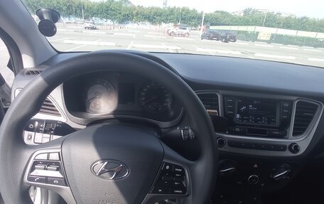 Hyundai Solaris II рестайлинг, 2021 год, 1 650 000 рублей, 7 фотография
