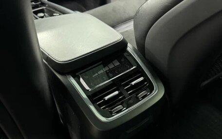 Volvo XC90 II рестайлинг, 2017 год, 3 950 000 рублей, 28 фотография