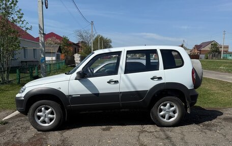 Chevrolet Niva I рестайлинг, 2015 год, 720 000 рублей, 3 фотография