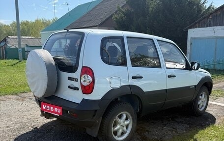 Chevrolet Niva I рестайлинг, 2015 год, 720 000 рублей, 4 фотография