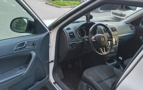 Skoda Yeti I рестайлинг, 2015 год, 955 000 рублей, 7 фотография