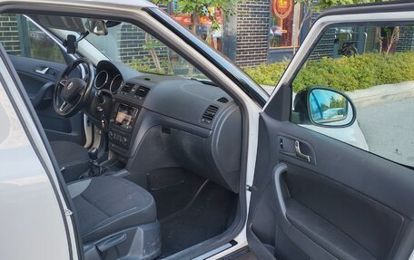 Skoda Yeti I рестайлинг, 2015 год, 955 000 рублей, 9 фотография