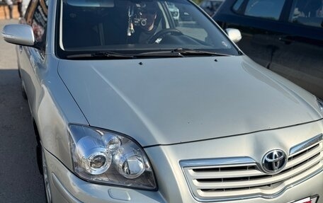 Toyota Avensis III рестайлинг, 2006 год, 780 000 рублей, 2 фотография