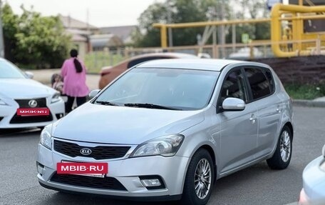 KIA cee'd I рестайлинг, 2011 год, 680 000 рублей, 2 фотография