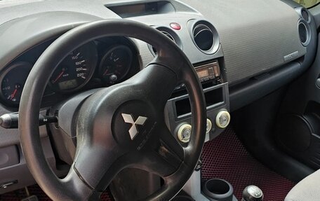 Mitsubishi Colt VI рестайлинг, 2005 год, 290 000 рублей, 4 фотография