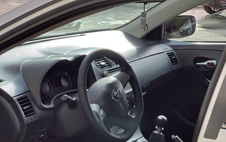 Toyota Corolla, 2011 год, 1 000 000 рублей, 8 фотография