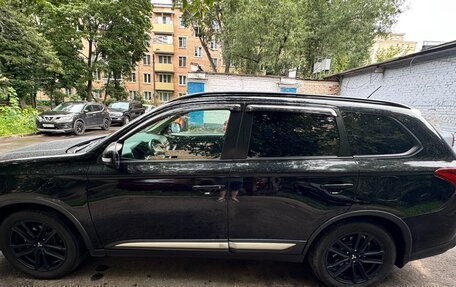 Mitsubishi Outlander III рестайлинг 3, 2015 год, 1 450 000 рублей, 5 фотография