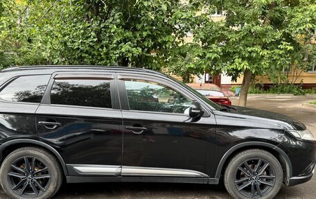Mitsubishi Outlander III рестайлинг 3, 2015 год, 1 450 000 рублей, 4 фотография