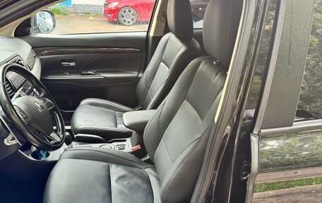 Mitsubishi Outlander III рестайлинг 3, 2015 год, 1 450 000 рублей, 7 фотография