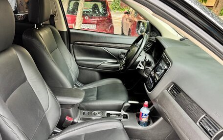 Mitsubishi Outlander III рестайлинг 3, 2015 год, 1 450 000 рублей, 10 фотография