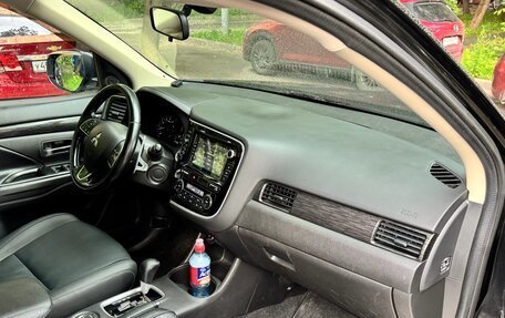 Mitsubishi Outlander III рестайлинг 3, 2015 год, 1 450 000 рублей, 9 фотография