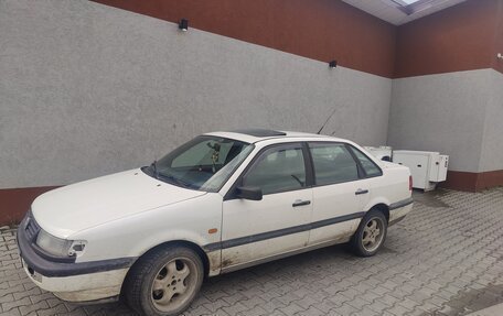 Volkswagen Passat B4, 1994 год, 350 000 рублей, 2 фотография