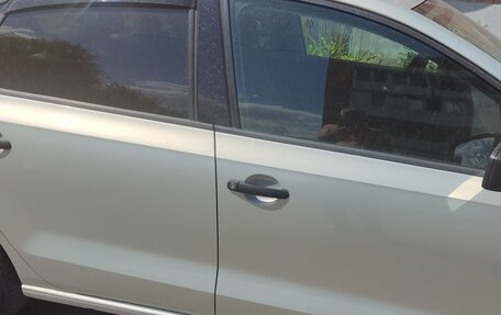 Volkswagen Polo VI (EU Market), 2011 год, 750 000 рублей, 3 фотография