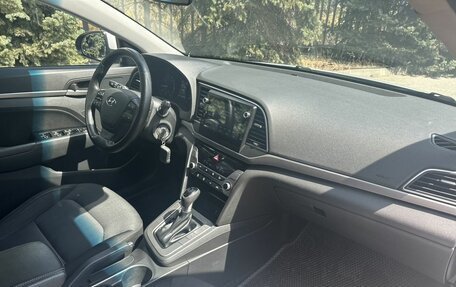 Hyundai Elantra VI рестайлинг, 2017 год, 1 500 000 рублей, 11 фотография