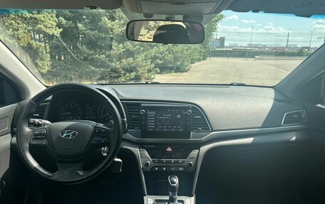 Hyundai Elantra VI рестайлинг, 2017 год, 1 500 000 рублей, 9 фотография