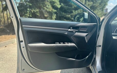 Hyundai Elantra VI рестайлинг, 2017 год, 1 500 000 рублей, 17 фотография