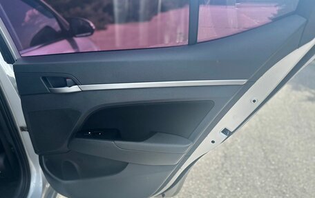 Hyundai Elantra VI рестайлинг, 2017 год, 1 500 000 рублей, 19 фотография