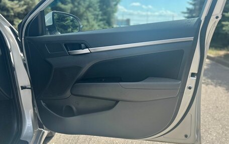 Hyundai Elantra VI рестайлинг, 2017 год, 1 500 000 рублей, 20 фотография