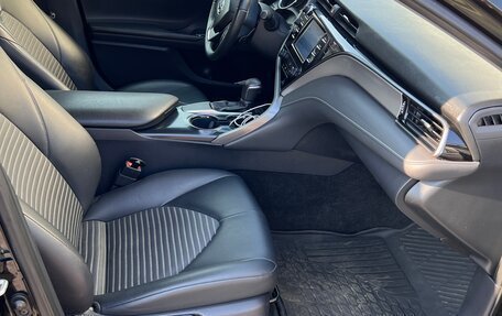 Toyota Camry, 2019 год, 2 550 000 рублей, 13 фотография