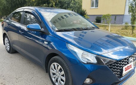 Hyundai Solaris II рестайлинг, 2022 год, 1 630 000 рублей, 3 фотография
