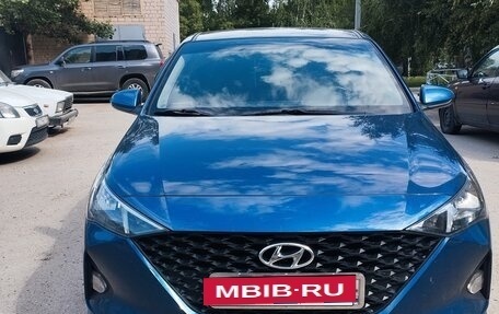 Hyundai Solaris II рестайлинг, 2022 год, 1 630 000 рублей, 8 фотография