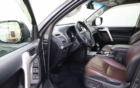 Toyota Land Cruiser Prado 150 рестайлинг 2, 2019 год, 3 970 000 рублей, 11 фотография