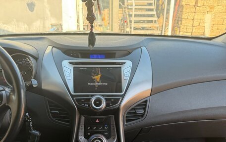 Hyundai Elantra V, 2012 год, 910 000 рублей, 8 фотография