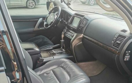 Toyota Land Cruiser 200, 2010 год, 3 885 000 рублей, 6 фотография