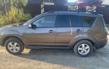 Mitsubishi Outlander III рестайлинг 3, 2010 год, 1 350 000 рублей, 6 фотография