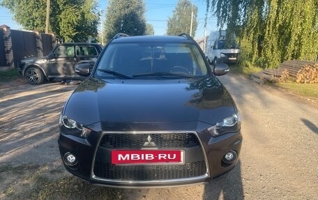Mitsubishi Outlander III рестайлинг 3, 2010 год, 1 350 000 рублей, 7 фотография