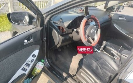 Hyundai Solaris II рестайлинг, 2013 год, 750 000 рублей, 6 фотография