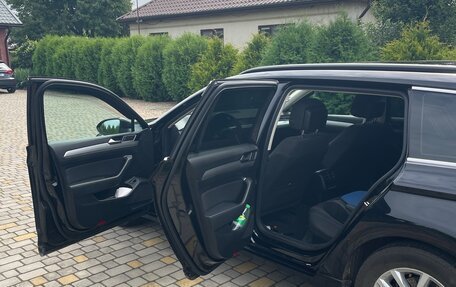 Volkswagen Passat B8 рестайлинг, 2018 год, 1 790 000 рублей, 4 фотография