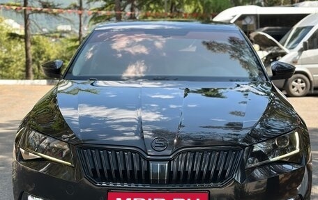 Skoda Superb III рестайлинг, 2018 год, 2 400 000 рублей, 1 фотография