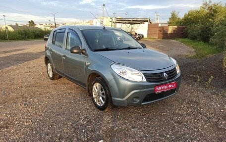 Renault Sandero I, 2012 год, 380 000 рублей, 1 фотография