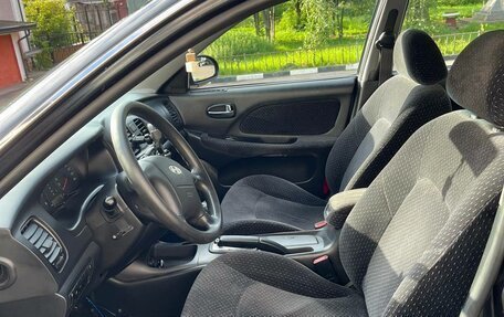 Hyundai Sonata IV рестайлинг, 2005 год, 400 000 рублей, 5 фотография