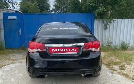 Chevrolet Cruze II, 2010 год, 500 000 рублей, 3 фотография