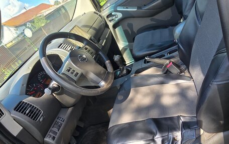 Nissan Navara (Frontier), 2007 год, 1 200 000 рублей, 10 фотография