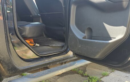 Nissan Navara (Frontier), 2007 год, 1 200 000 рублей, 17 фотография