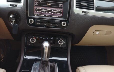 Volkswagen Touareg III, 2015 год, 2 400 000 рублей, 2 фотография