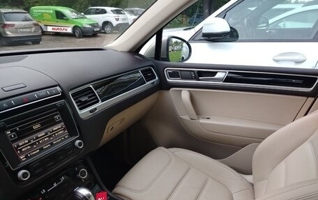 Volkswagen Touareg III, 2015 год, 2 400 000 рублей, 6 фотография