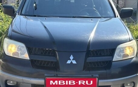 Mitsubishi Outlander III рестайлинг 3, 2005 год, 600 000 рублей, 2 фотография