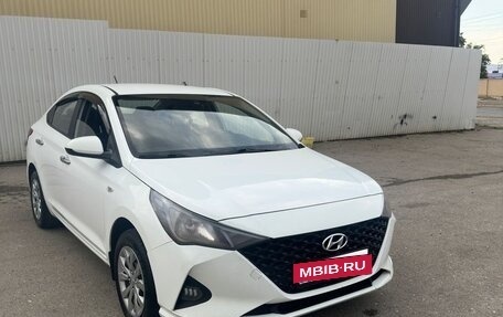 Hyundai Solaris II рестайлинг, 2020 год, 1 050 000 рублей, 3 фотография