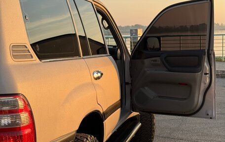 Toyota Land Cruiser 100 рестайлинг 2, 2004 год, 5 500 000 рублей, 4 фотография